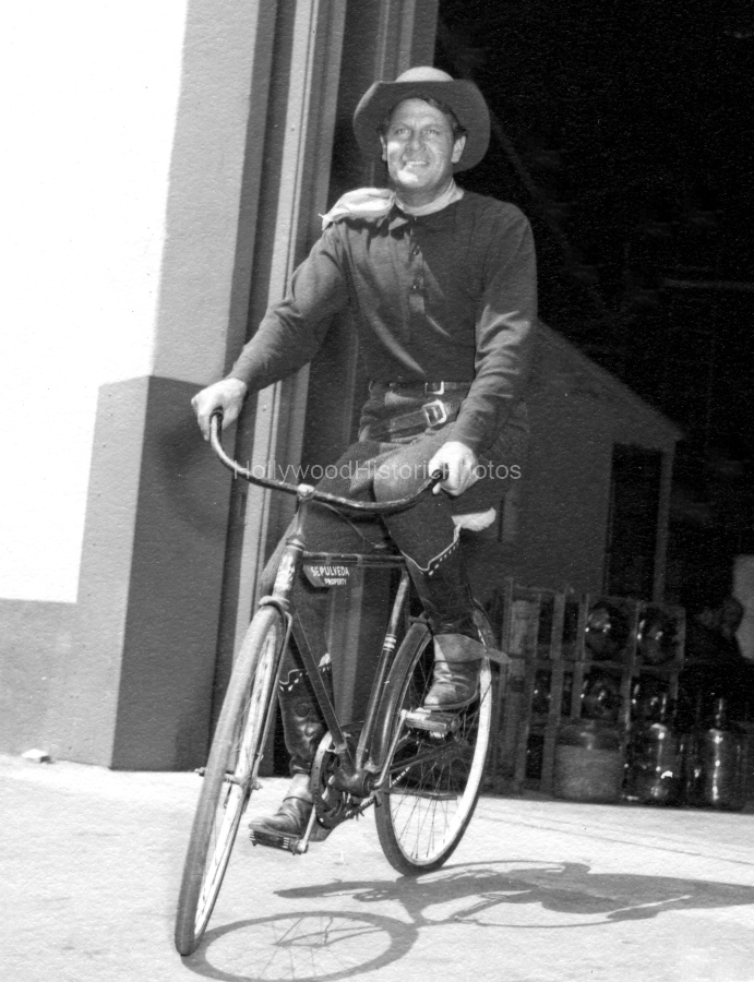 Joel McCrea 1949.jpg